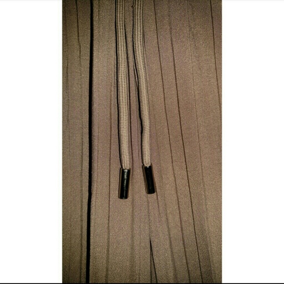 NWOT Accordian Pleated Wide Leg Pants - Picture 3 of 5